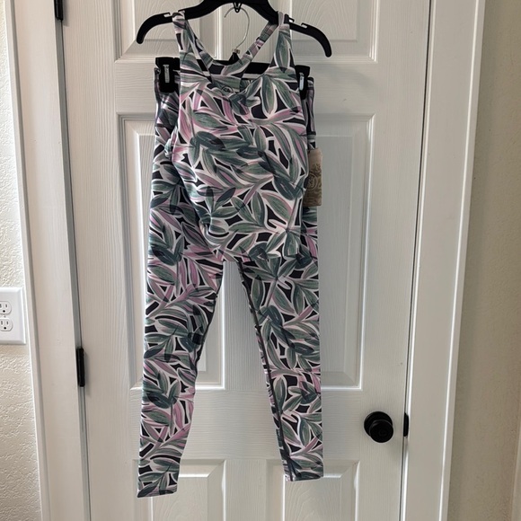 Sage Collection Pants - Sage Collection 2-piece Work Out Set Pink and Green Leaf Design Size S NWT